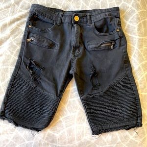 Men’s ripped Jean shorts size 29